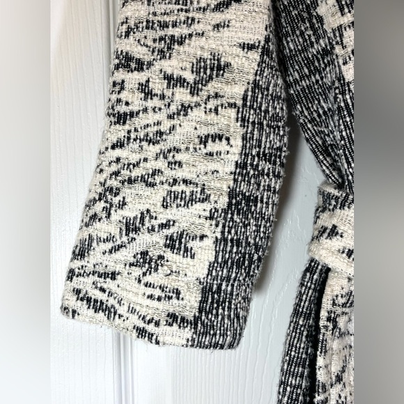 H&M Women’s Tweed Style Kimono Cardigan with Metallic Detail Size Medium - Picture 4 of 7